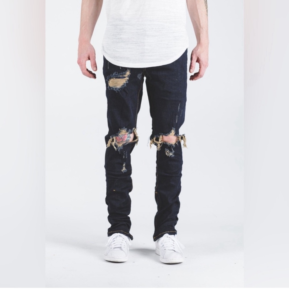 🔥CRYSP DARK DENIM SUPER DISTRESSED AWESOME JEANS